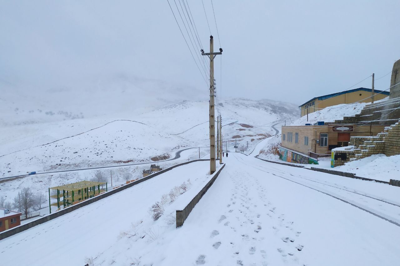 تعطیلی سراسری مدارس و مراکز آموزشی لرستان به دلیل بارش شدید برف و یخبندان 