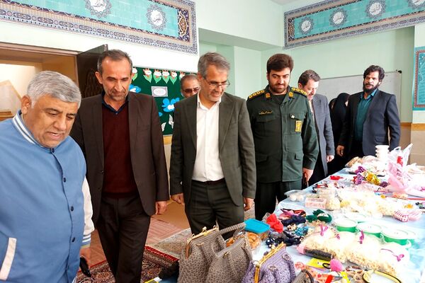 برگزاری جشن احسان و نیکوکاری در دبستان حکیم نظامی کهریزک 