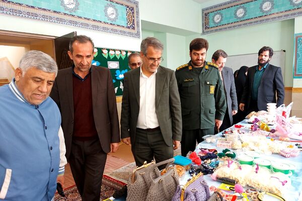 برگزاری جشن احسان و نیکوکاری در دبستان حکیم نظامی کهریزک 