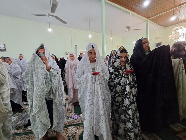 اقامه نماز عید سعید فطر در مسجد جامع جمنان قائمشهر
