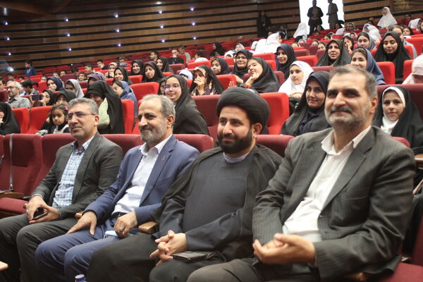  آیین تجلیل از برگزیدگان چهل و دومین دوره مسابقات فرهنگی و هنری دانش‌آموزان شهر تهران