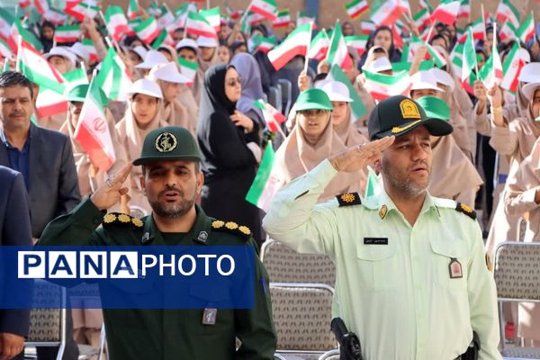 مراسم جشن ملی عاطفه‌ها در دبیرستان دخترانه شهید دکتر پاکنژاد یزد 