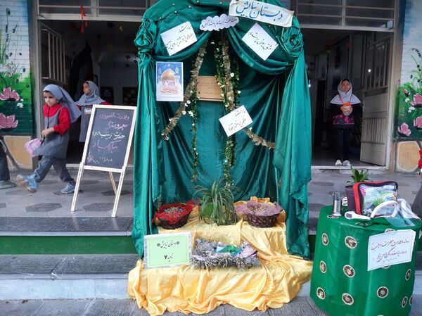 جشن روز ولادت حضرت زینب(س)  و روز پرستار در دبستان نیایش 1