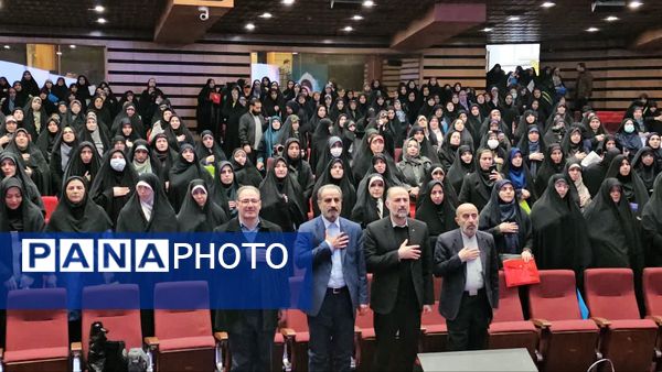 همایش زیست عفیفانه با موضوع عفت و حجاب در تالار ایوان‌ری
