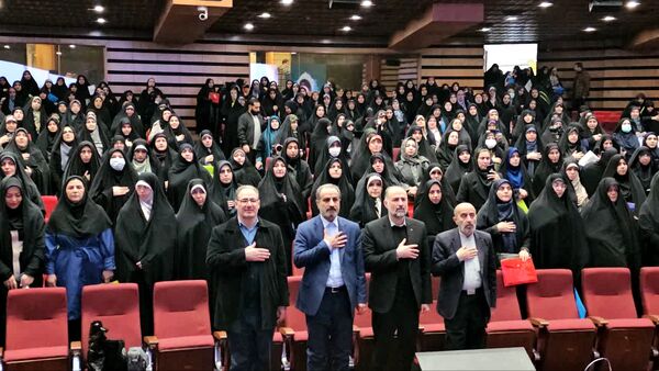همایش زیست عفیفانه با موضوع عفت و حجاب در تالار ایوان‌ری