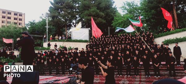 در قابِ «بچه‌محلِ آقا»؛ روایتی از شورِ بی‌پایانِ نسلِ جوان با اجرای نماهنگ های مصطفی قدمگاهی