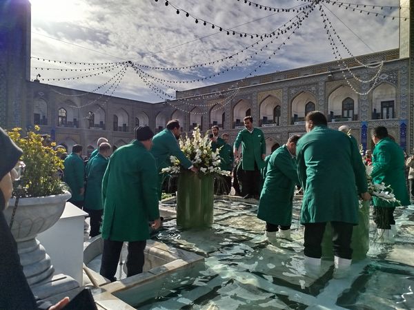 مشهد مقدس در تب‌وتاب جشن ولادت نخستین امام شیعیان  