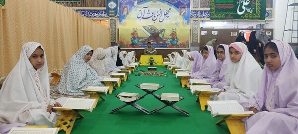 برگزاری محفل انس با قرآن به میزبانی دبستان راشد مرندی در حاجی‌‌آباد 