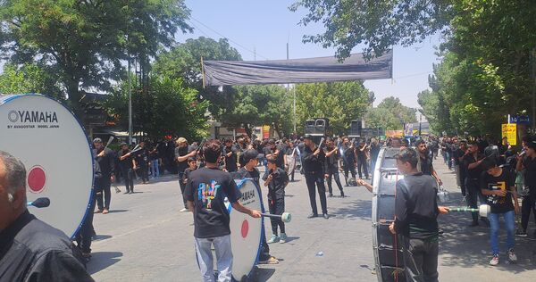 برپایی پرشور مراسم عزاداری سیدالشهدا در خیابان‌های نیشابور 