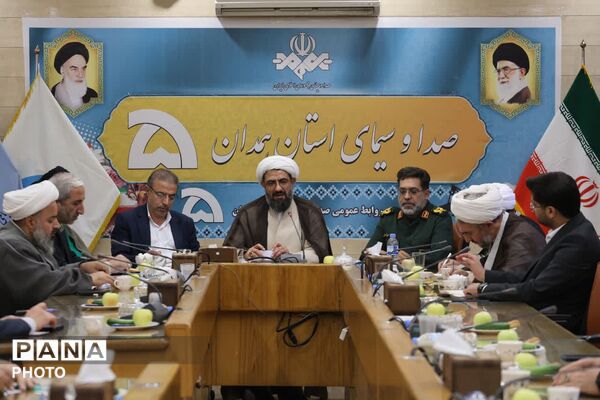 نشست بررسی برگزاری تجمعات مردمی در همدان
