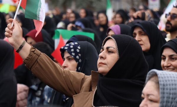 حضور پرشور مردم پاکدشت در راهپیمایی ۲۲ بهمن 