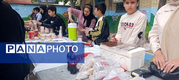 برپایی بازارچه در  دبستان امام جعفر صادق (ع) آشخانه