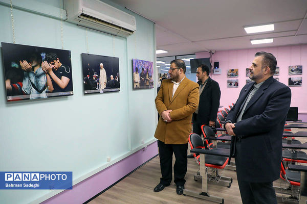 بازدید دبیر کمیسیون توسعه آموزش عمومی قرآن از نمایشگاه نوراوی اعتکاف