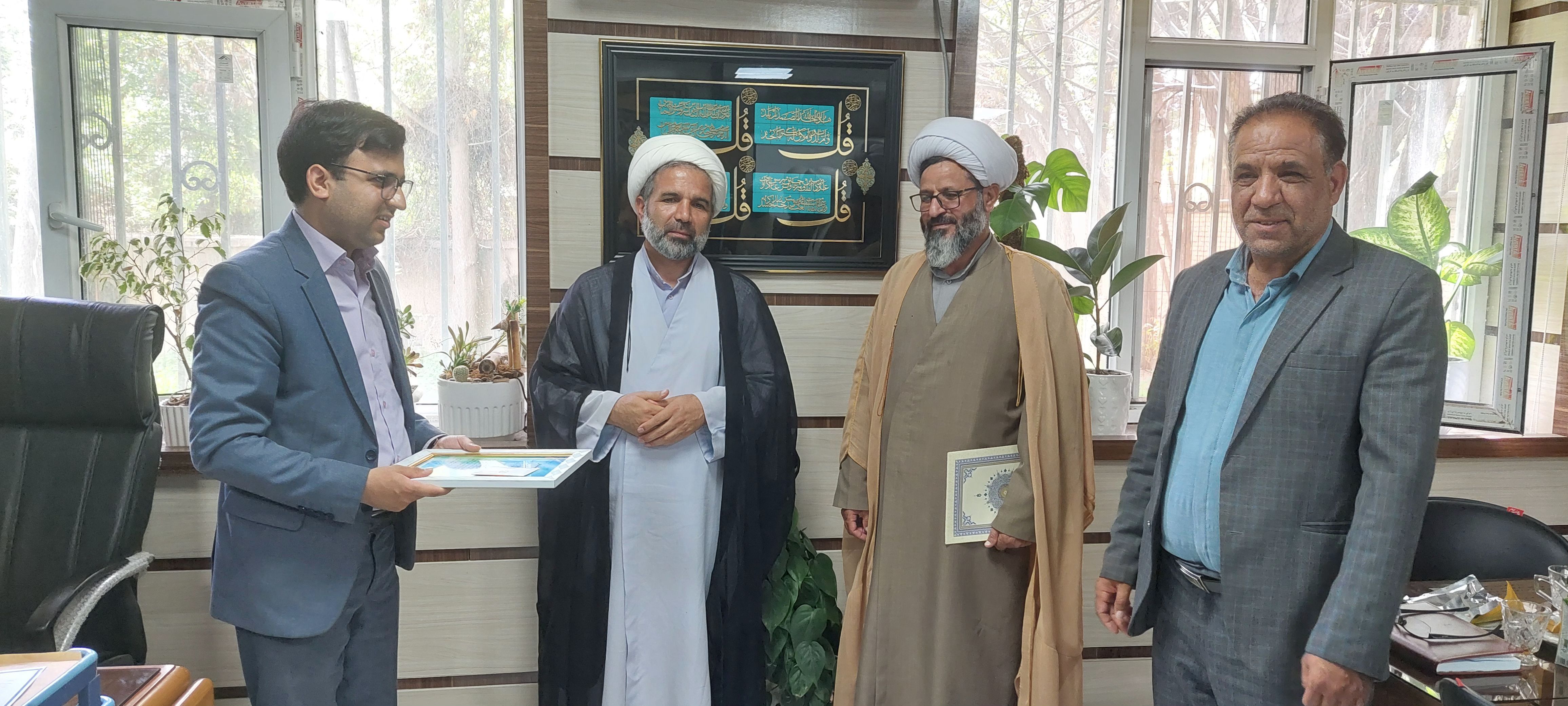 تقدیر از امام جماعت‌های مدارس باخرز