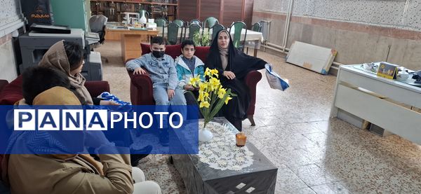 کارگاه آموزشی آمادگی مسابقه سلول‌های بنیادی با حضور دانش‌آموزان دبستان ملاصدرا در پژوهش سرای دکتر حسابی 