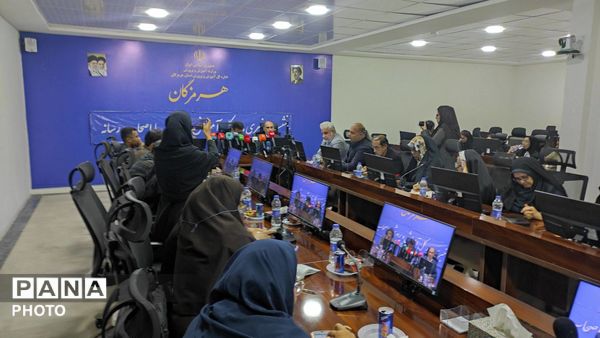نشست خبری مدیرکل آموزش و پرورش هرمزگان با حضور اصحاب رسانه