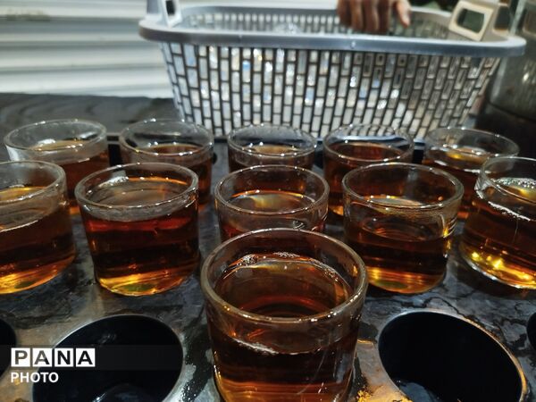 چایخانه حوزه علمیه گلشن؛ همراه با طلاب در سوگ رهبر امت در شب صد و هفتاد و نهم