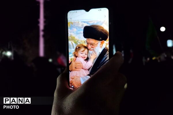 لبیک یا خامنه‌ای