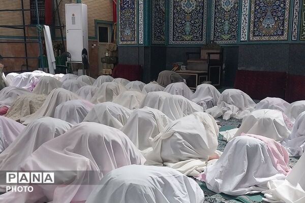 جشن تکلیف دانش‌آموزان مدرسه هدی