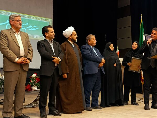  رونمایی از چهار کتاب در شب شعر خلیل‌آباد