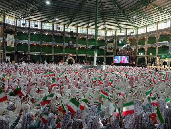 آیین زیبای جشن تکلیف دختران یزدی در حسینیه محمود آباد