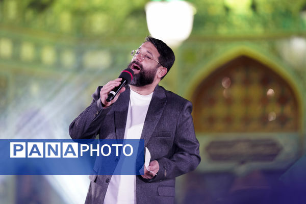 همخوانی سرود «سلام یا مهدی» با حضور ابوذر روحی در مسجد جمکران