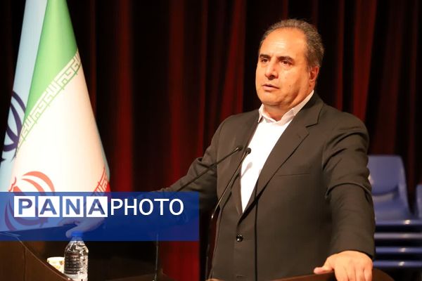 آیین نکوداشت منتخبین مرحله استانی چهل و سومین دوره مسابقات فرهنگی و هنری فردا