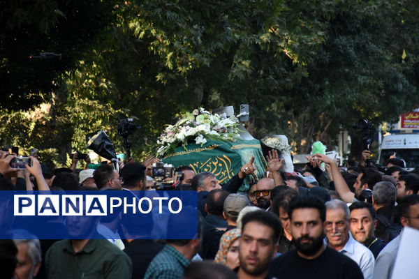 مراسم تشییع پیکر استاد فرشچیان