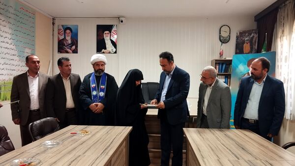 زنگ نماز متمرکز استانی در دبیرستان شهید پناهی ناحیه 3 کرج  نواخته شد