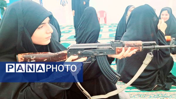 برگزاری کلاس سلاح شناسی ویژه دختران در شهرستان لنده