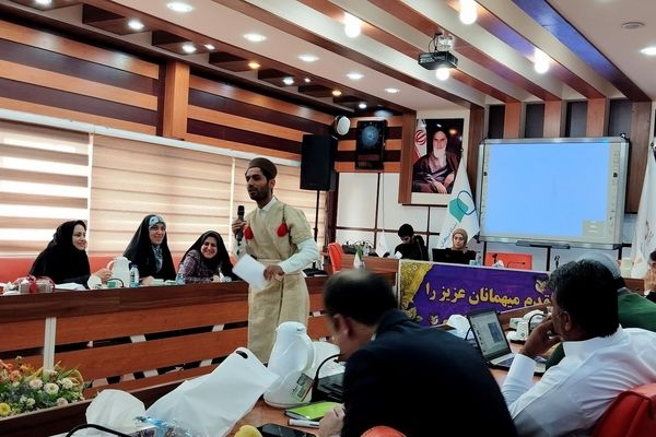 ترویج فضیلت نیکی در میان دانش‌آموزان، می‌تواند فضای کلاس را آرام‌تر و سازنده‌تر کند