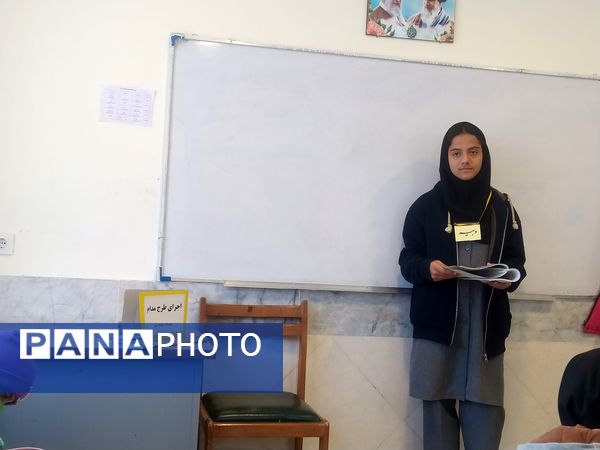 اجرای طرح مدادم در دبیرستان دخترانه امید 