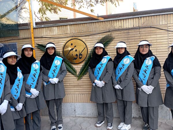 آیین افتتاحیه یاریگران زندگی در هنرستان محمودیه ۸