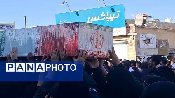 تشییع باشکوه شهید گمنام با بدرقه پرشور دانش‌آموزان