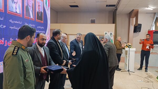 آیین تجلیل از پژوهشگران و فناوران برتر آموزش و پرورش نیشابور 