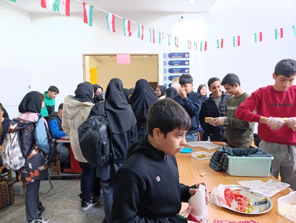 برپایی بازارچه کار و فناوری دبیرستان غیر دولتی شایستگان آشخانه 