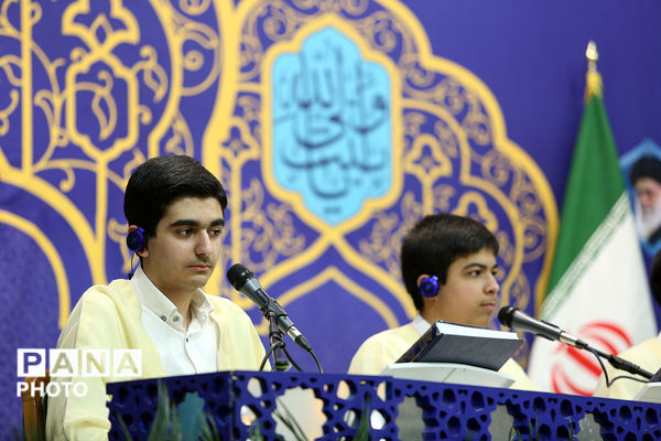 جزءخوانی خانوادگی قرآن کریم در حرم حضرت معصومه(س)