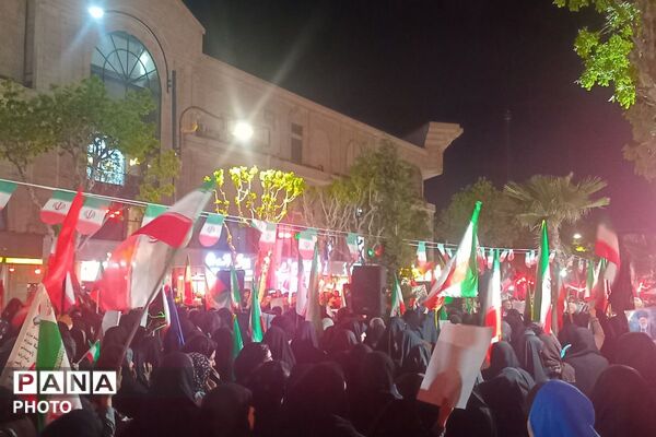 حضور مردم‌ نسیم‌شهر در سی هفتمین تجمع شبانه میدان‌ هفت‌تیر