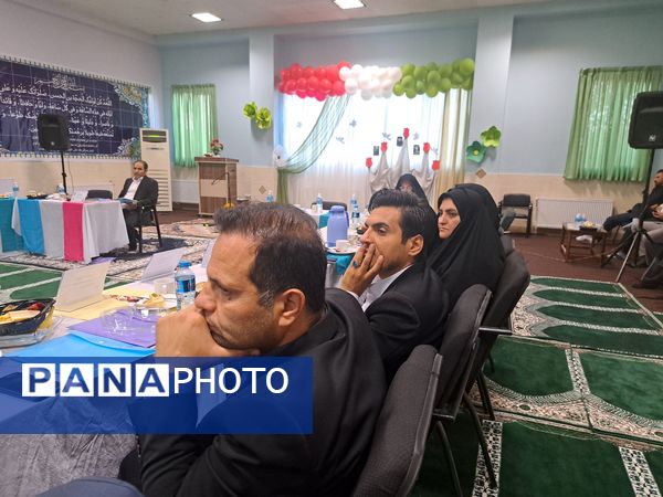 جلسه شورای آموزش و پرورش شهرستان ملارد در مدرسه مالک اشتر روستای قپچاق صفادشت