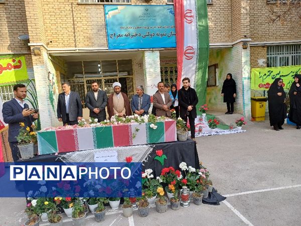 استقبال از شهید گمنام در دبیرستان نمونه معراج شیروان