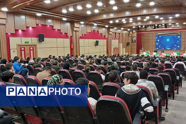 تقدیر از دانش‌آموزان دبیرستان هیات امنایی البرز در اردوگاه استانی شهید محمد منتظری شهریار 