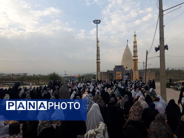 نماز عید بندگی، در جوار امامزاده سید صلاح الدین محمد اقامه شد