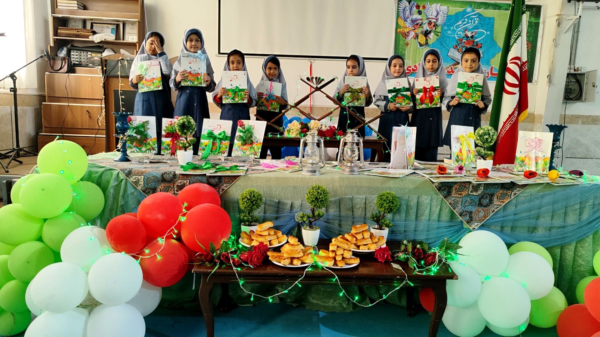 جشن قرآن کلاس اولی‌ها در مدرسه شاهد خیر سجادی 
