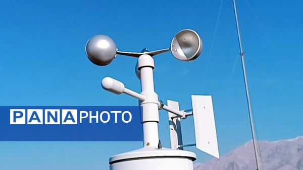 بازدید دانش‌آموزان مدرسه الزهرا یاسوج  از ایستگاه هواشناسی