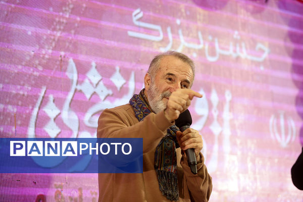 جشن ازدواج ۶۵۰ زوج دانشجوی دانشگاه‌های قم در سالروز میلاد جوادالائمه(س)