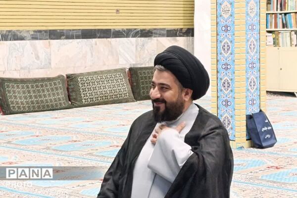  آیین عید قربان با حضور نمازگزاران در مسجد علی‌ابن‌ابی‌طالب(ع) رودهن