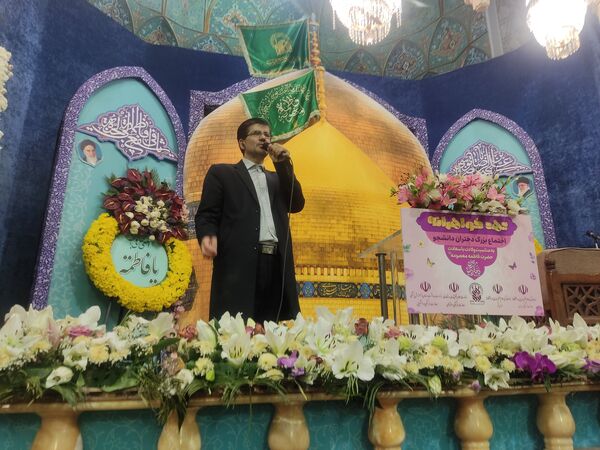 اجتماع دختران دانشجو در حرم مطهر حضرت معصومه (س) به مناسبت روز دختر  