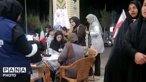 روضة شهدای بروجن صحنه عشق و ارادت به امام رضا(ع) شد