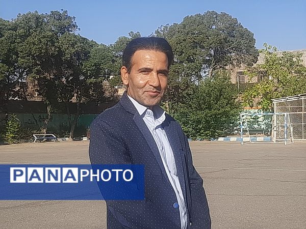 زنگ مهر در دبیرستان شاهد ابوذر غفاری نیشابور به صدا در آمد 