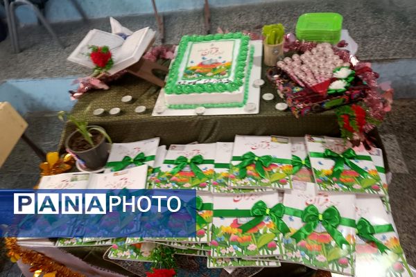 نغمه‌های قرآنی در دل دختران دبستان میقات بهارستان دو طنین‌انداز شد